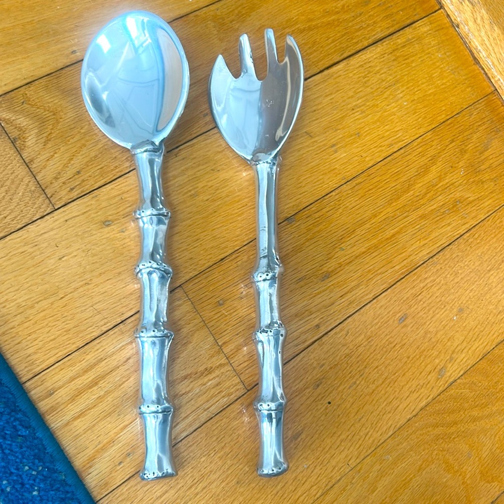 Mariposa serving utensils
